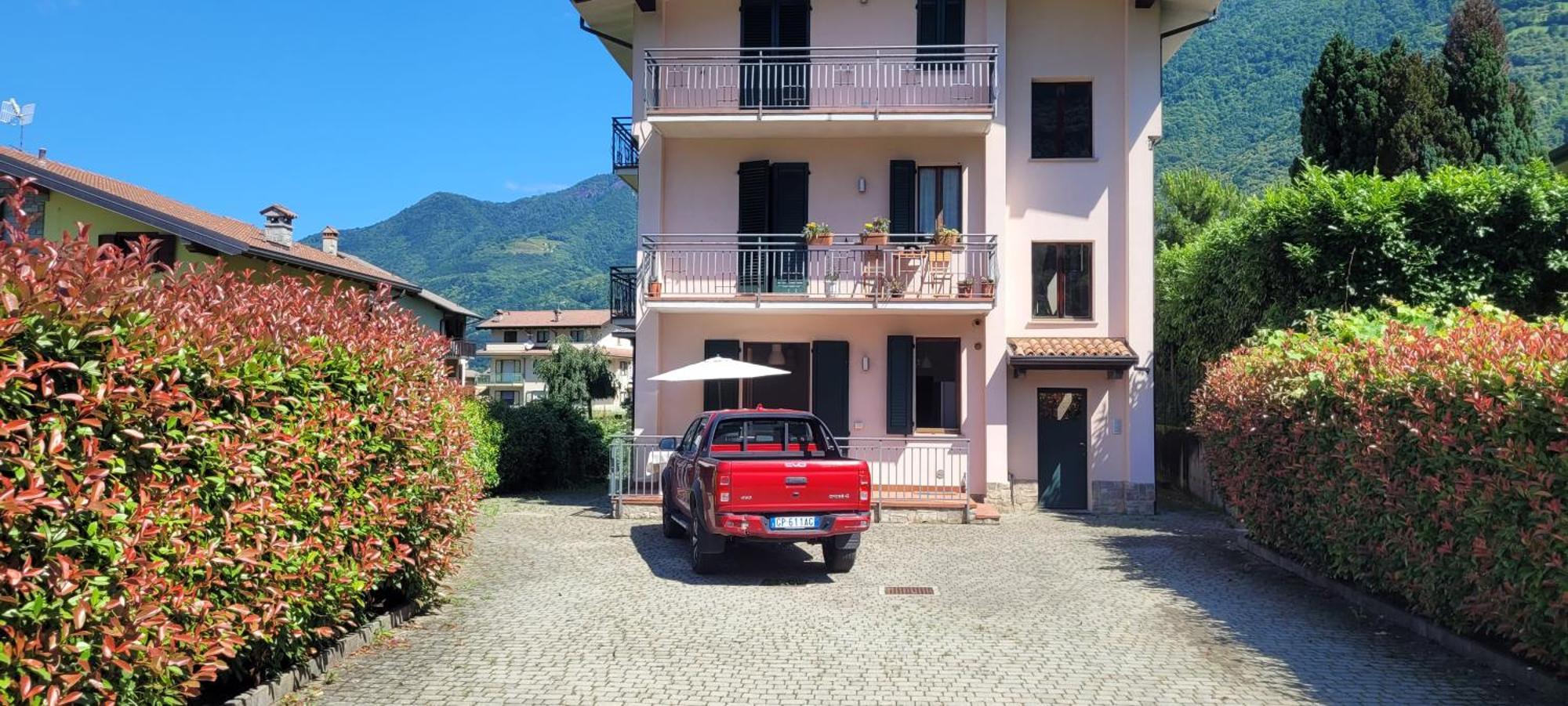 Terrazza Fucinetta Apartment Introbio Exterior photo