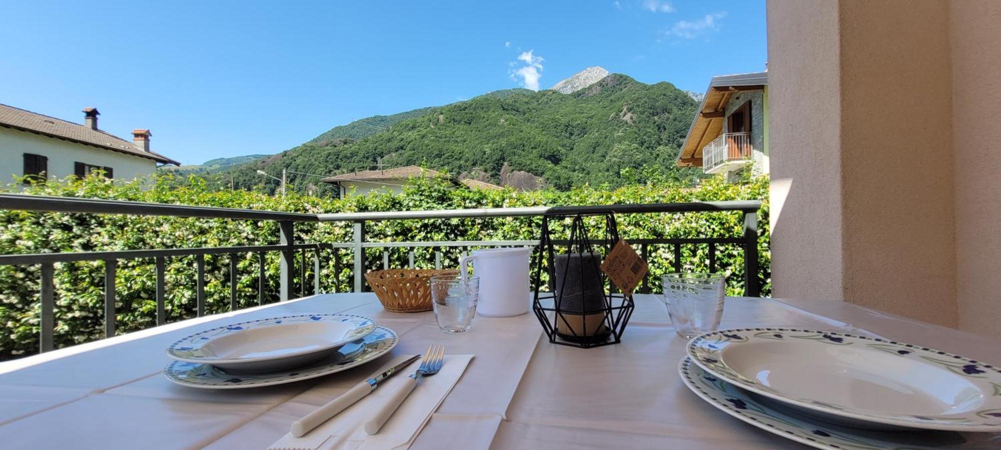 Terrazza Fucinetta Apartment Introbio Exterior photo