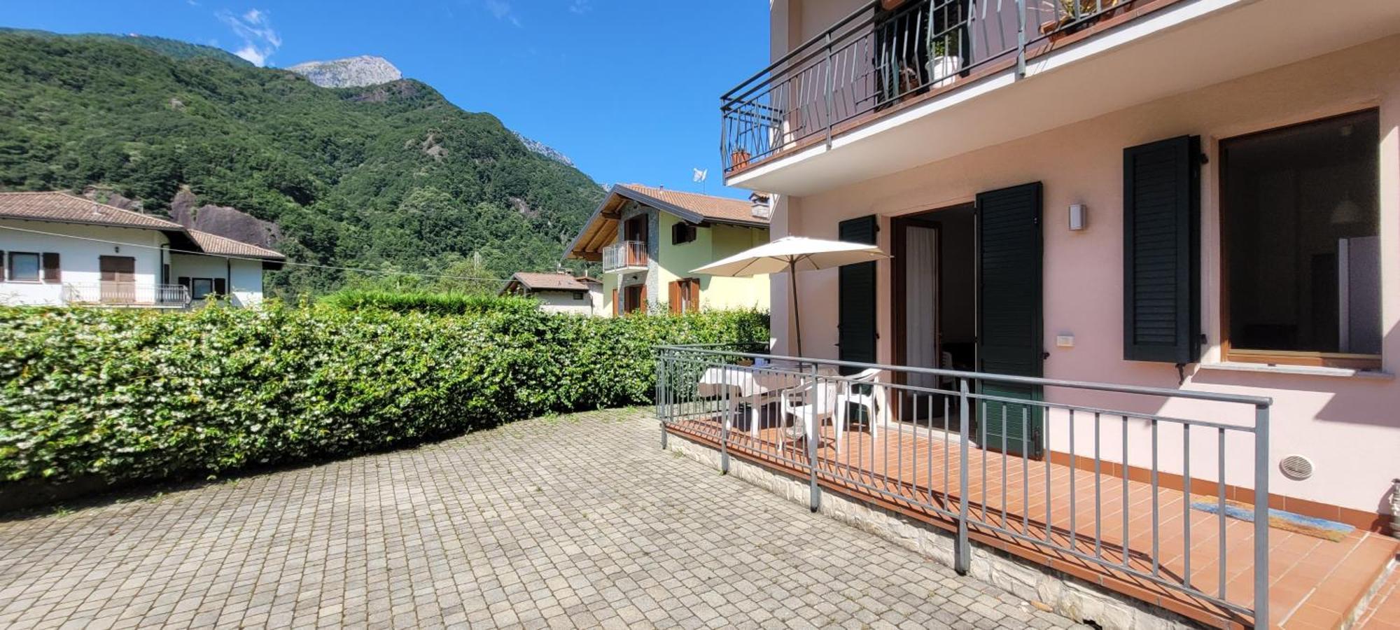 Terrazza Fucinetta Apartment Introbio Exterior photo